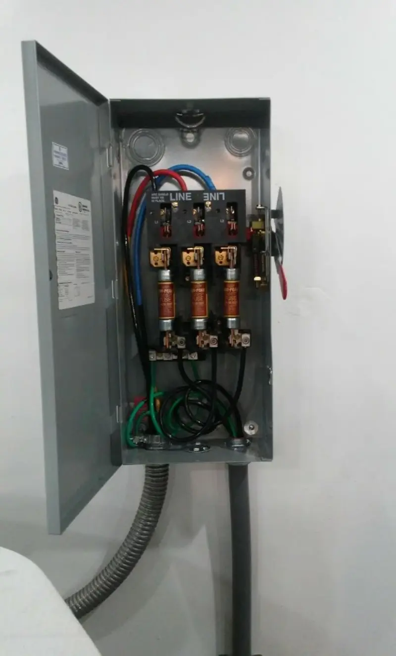 Three-phase disconnect switch installed for Smoke Detector Installation in Sadsbury